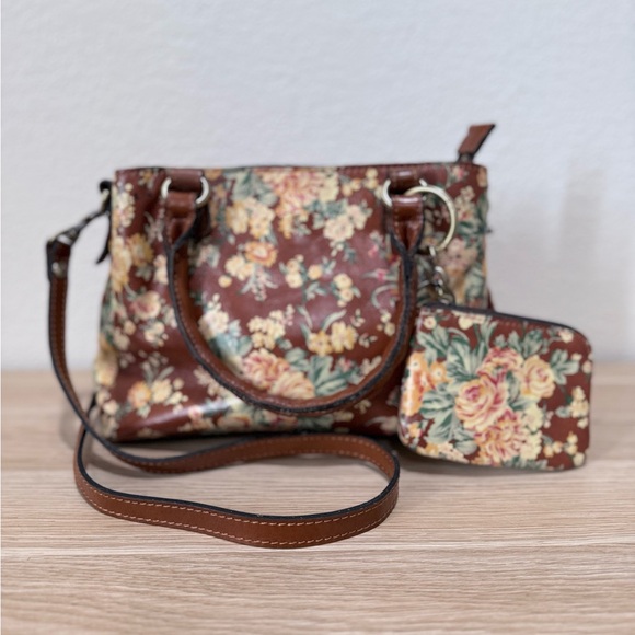 Patricia Nash Handbags - Patricia Nash Vintage Botanical Handbag